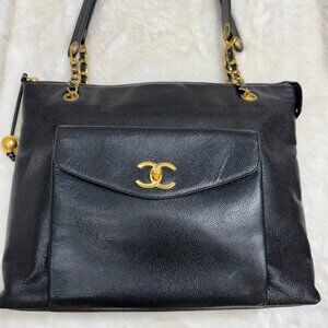 CHANEL Black Caviar leather Large tote/Shoulder bag with Front Pocket